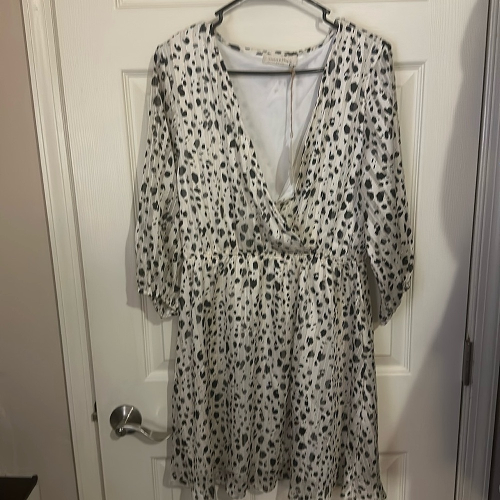 Saints & Hearts‎ animal print dress with gold accents. Size M. NWT